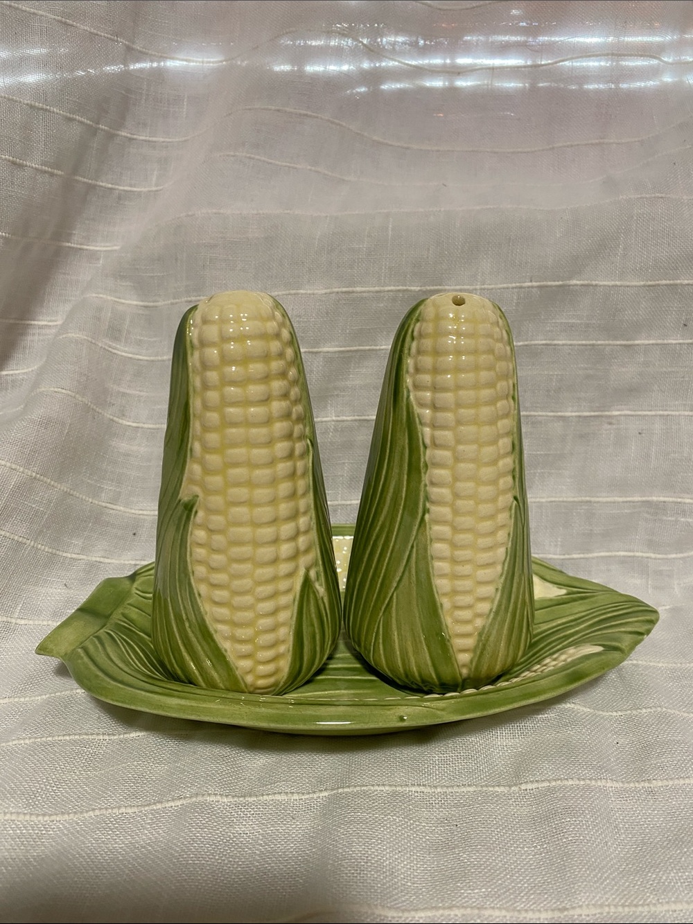 Vintage Green and Cream Corn Cob Salt & Pepper Shakers with Tray so retro.